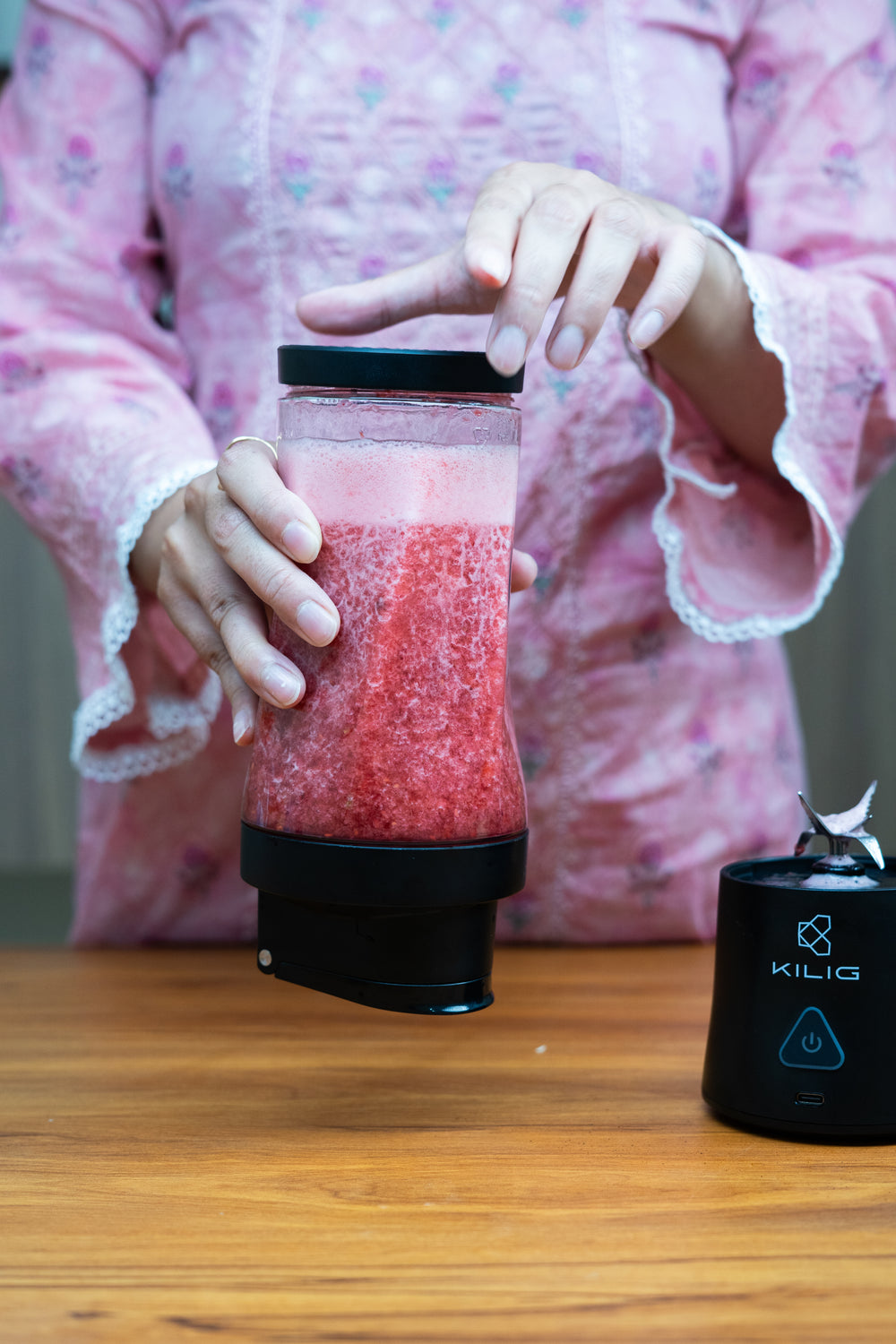 Drinking from the Vortex Pro 700ml jar with sipper lid